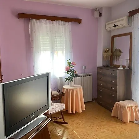 Апартаменты Lydia's *