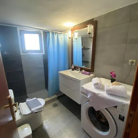 Lydia's Ликсури